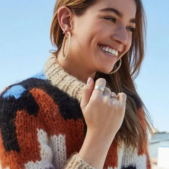 NEW Kendra Scott 2.5” Maggie Hoops in Rose Gold Filigree - Picture 7 of 8